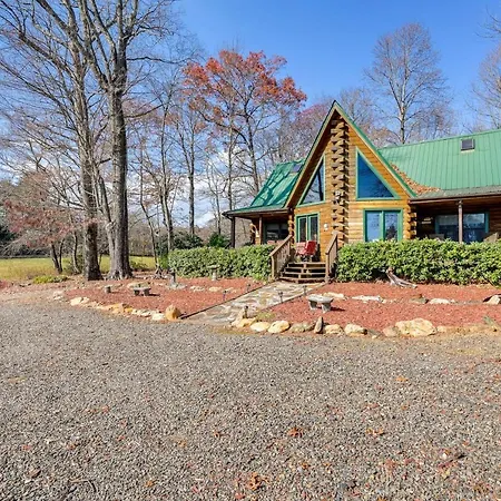 Rustic Fancy Gap Cabin With Blue Ridge Parkway Views